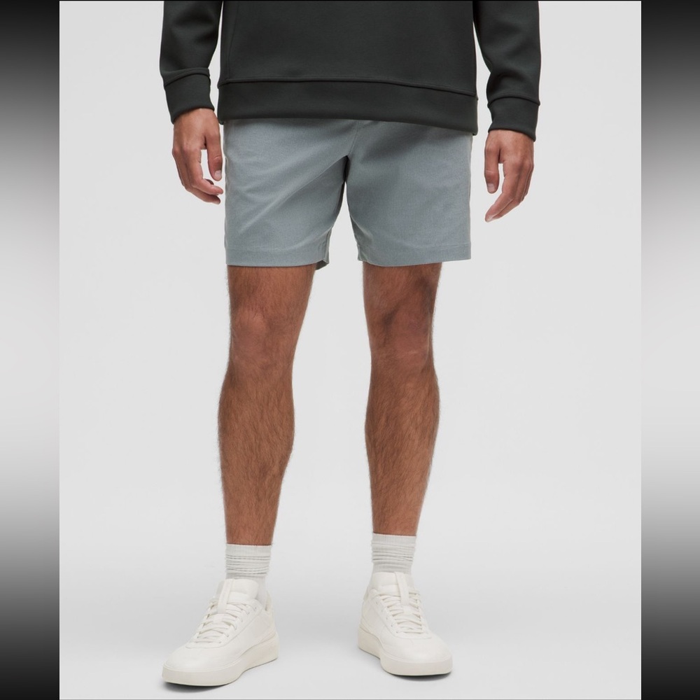 Lululemon Men’s ABC Classic-Fit Short 7” WovenAir. Size 33